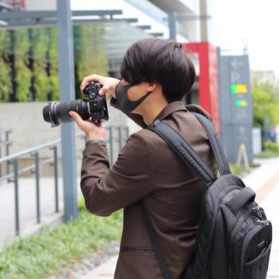 プロとアマの中間カメラマンです。依頼するにはちょうどいいです笑 NikonD750を武器に 関西拠点にフリーランスで活動中。詳しくはDMまで！ 被写体も募集中です。 Instagram: https://t.co/kxqnVgCYl2