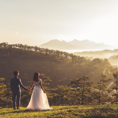 最近、結婚延期、中止の状況のなさなか、結婚されている方は少なくありません。努力次第で、幸せは手に入ります。サポートさせて頂きます。