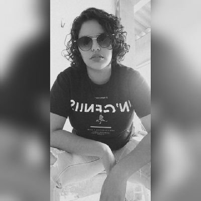 2️⃣3️⃣ Anos
Aquariana♒
Amante da música🎶
Apaixonada p/ natureza
Amo animais
Capoeirista
Cursando Biologia 5/8📚
🌈(L)gbt🏳️🌈
SEREMOS RESISTÊNCIA ✊🏼
