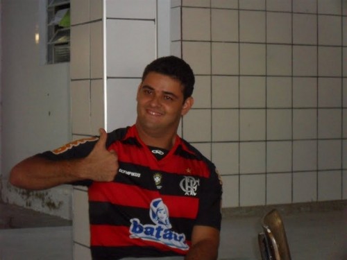 sou pessoa que gosta de servir ao Senhor e ser amigo de todo mundo