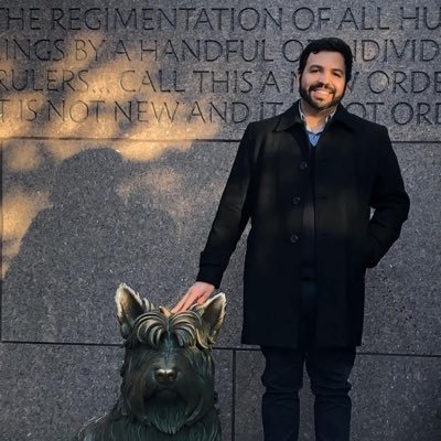 Caviorólogo:especialista en caviares. Opinólogo.Fujimorista. Ciencia. No ideología. No vegano. Trump. Musk.Vida. Familia. Patria. Católico. Pronouns:bruh/brotha
