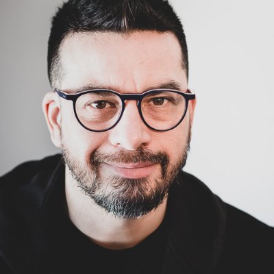 djomoisan's profile picture. Créatif et touche à tout, avec un fort penchant pour la photo/vidéo, la musique, le Web et le design d'interfaces.