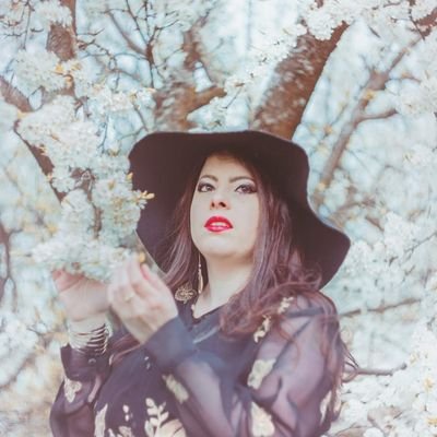 Marjo67mw's profile picture. ♀🚺30 years🏺♒ 📷👸🚶‍♀👟🌳🌲🌍🚗🍴 🎤🎧🎬💻📝📚✂👩‍🎨👻🔦• France 🇫🇷