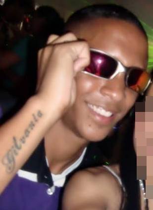 Eu não desistto do que quero , mαis não mee desespero, tte espero ♫
http://t.co/PsOzRbfYe6
