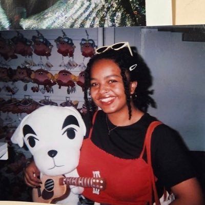 and there’s a whole life in that, in knowing that the sun is there🧚🏽♀️ she/they ☭