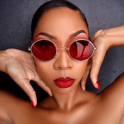 jerchovia's profile picture. Creative • Designer • Sewist  \  She's an Icon 
Made In The Bahamas 🇧🇸 IG @ miss.moxey