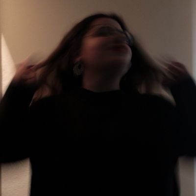 'keep on trying to move forward, i never wanna go back' || she/her || 28 || ᵐ || @5sosupdatesgr || @loverofwldflwr_