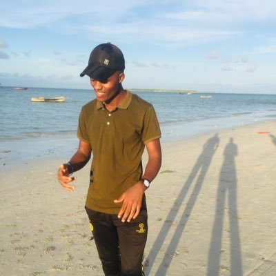 if i follow you, follow back if not I’ll unfollow you within 2sec’s!🚀