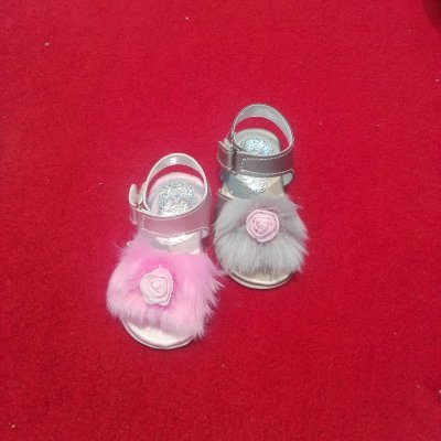 Hunar Shoes is a brand making shoes of high quality. Our shoes are completely made of leather providing you the best shoes both in design and comfort.
