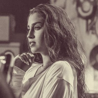 capricórniana 
fã da lauren jauregui e camila cabello
🏳️‍🌈
ainda  aprendendo como funciona esse App