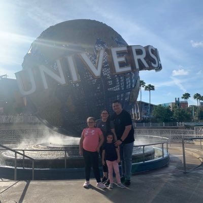 kime1806's profile picture. Dios es fiel 🙏, limeño de ❤️, “no soy quien piensan, soy quien me conoce”, cuento los amigos con los dedos de una mano 🖐🏻.