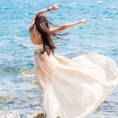 maram_7177's profile picture. وكأنّ في ملامِحها وعداً بالسّلام يُجرّدك من شَوائِب الأرض وخرابِها المَحتوم