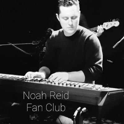Fans supporting actor, musician and all around good human, Noah Reid