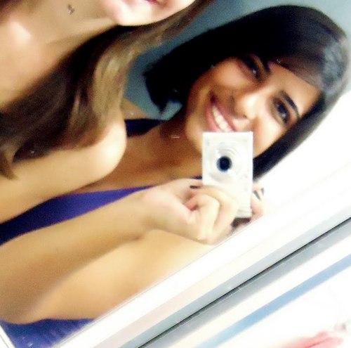 Amigos, família, amendoim, sapatos, roupas, compras, amor, paz, festa, bolacha, chocolate, musica, livros, filmes, comida, sair, zuar ..