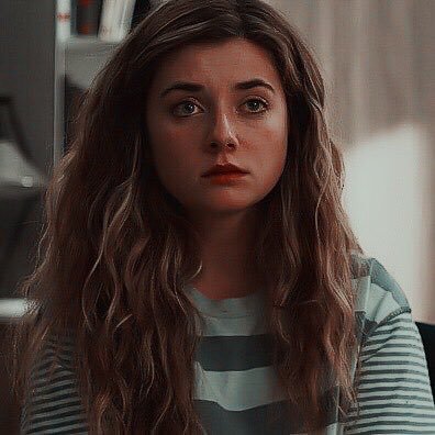 whatsabdoing's profile picture. probably annoying frank | dm requests