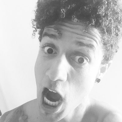 vitor81044071's profile picture. um tal de 2fly, voador em busca do planeta 🌎 saudável. Sou parte