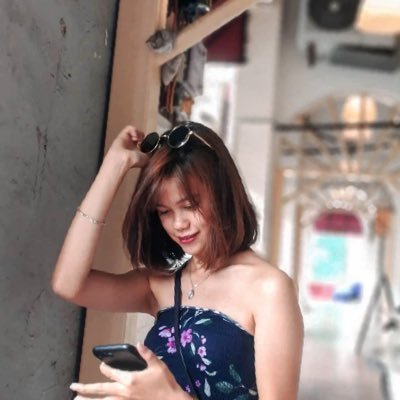 ashlynhooz1's profile picture. Rose garden filled with thorns.🌹