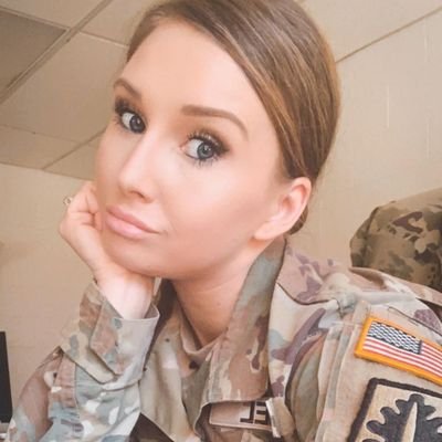 sarahruel_'s profile picture. ARMY🇺🇸 Iraq War Veteran🇺🇸 Combat Medic💉