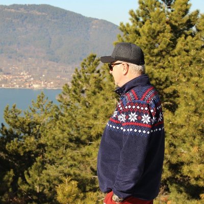 basrihakanozkoc's profile picture. whycamelslikethorn