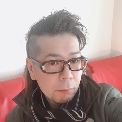 佐賀→東京→神奈川→佐賀 Drummer。@RISIN_LIVE_BAR オーナー。地元での演奏活動はもとより県外にも多数出没。 佐賀でLive Bar・雷神を経営。 グレンフィデックのハイボールを愛飲、大人が夢を持ってもいいじゃないかとLewBees結成https://t.co/l8w9ZhxOEl