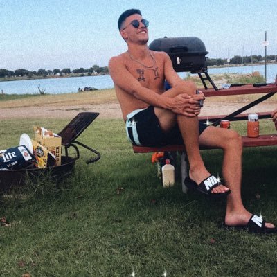 TWoodsTweets_'s profile picture. on my 💩 like a fly |