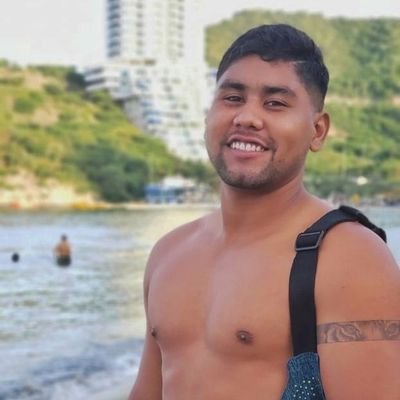 Perdedor de rifas y pedidor de favores. Pesimista. Me gusta repetir las cosas. Pesimista. . La demencia.!.. ; 
https://t.co/IQeyaD6EdA