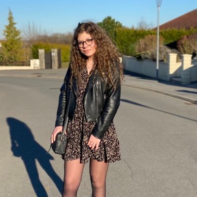 18Llorrainemlbt's profile picture. Danser, c'est comme parler en silence. C'est dire pleins de choses sans dire un mot! 👻  lorraine.mlbt