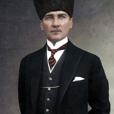 Nasıl ki; Türkiye Cumhuriyeti'nin Geçmişi ULU ÖNDER ATATÜRK ise Geleceği de onun izinden yürüyen gençlerdir.