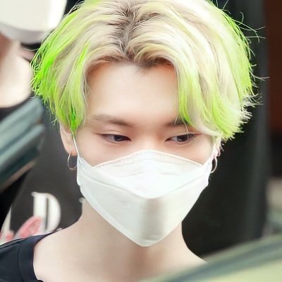 thinking of #텐 𓃠