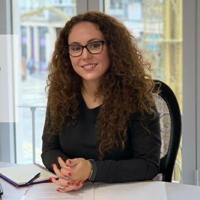 NoeSuarez_'s profile picture. Abogada y mediadora.