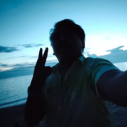 milkiiarias's profile picture. Carpè Diem
IG: @milkiiwey