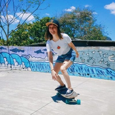 📷 Eyes of wonder
🎶 Piano & singing for the soul
🛹 Skate and vibing
👇🏻 Prints & more available on: