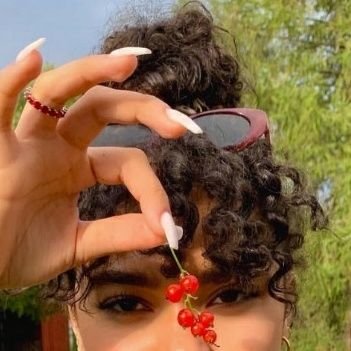 kacomenty's profile picture. surtos leves