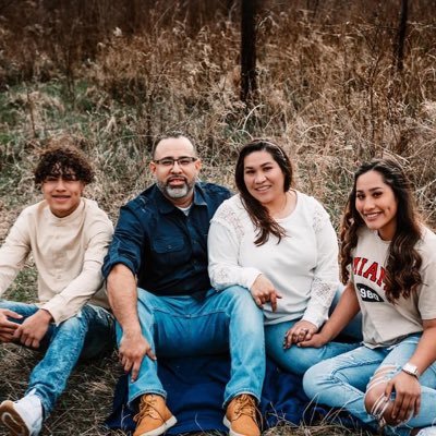 LopezAshley316's profile picture. https://t.co/Mo0WLxsR9l