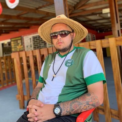 Mesmo se eu cair minha missão é ficar de pé, desacredite da religião mas nunca duvide da fé.
Sulista de coração @coritiba 💚