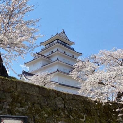 福島県会津若松が大好き❤️ 奥会津の魅力にも気づいてしまった女。暇とお金さえあれば会津に行ってお酒を飲み、楽しく過ごしてます。 現在は授乳中のため禁酒中😭 夢は会津移住でしたが、今では家族が過ごしやすい家を建てたい！そんな事を思いながらゆるりと旅行の様子や日常を呟こうと思います😊