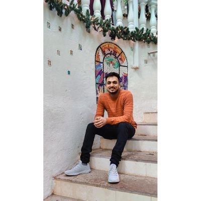 guptasaket11's profile picture. Carpe diem