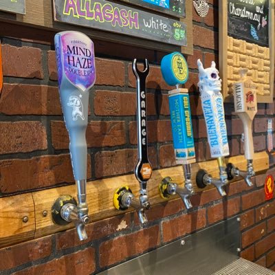 We have been in PQ for over 30 years! We offer Deli Sandwiches, Burgers, Wine & Beer-16 Micro Brews On Tap, Big Screens, Pool Table and much more!