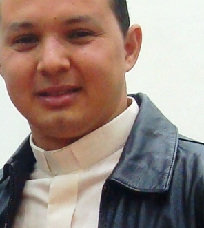 Padre, religioso da Congregação dos Oblatos de Cristo Sacerdote; mestre de noviços.