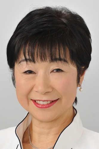 いきなり千葉県議会議員になり２期８年、２０１１年の選挙で佐倉市議会議員になりました。市民ネットの「２期ローテーション」を実践しています。市民目線で体当たりの議会生活。特技は怒りを笑いのオブラートで包むこと。
