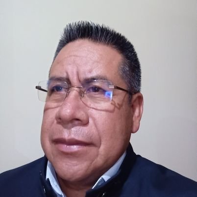 Orgulloso tlaxcalteca, nacido en el municipio de San José Teacalco el 19 de marzo de 1967. Licenciado en Desarrollo Urbano Municipal, empresario y activista.