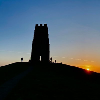 Paddington Farm is a 43 acre organic farm at the foot of the Glastonbury Tor in Somerset.
Offering accommodation, education and relaxation!