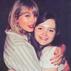 i peaked the day i got to hug taylor swift