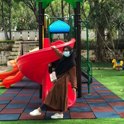 yuyunevii's profile picture. Politeknik Negeri Semarang | Accounting '13 | staff @himapolines 14/15 | crew @1074newplbsfm