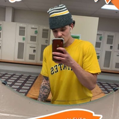 rob27041134's profile picture. 