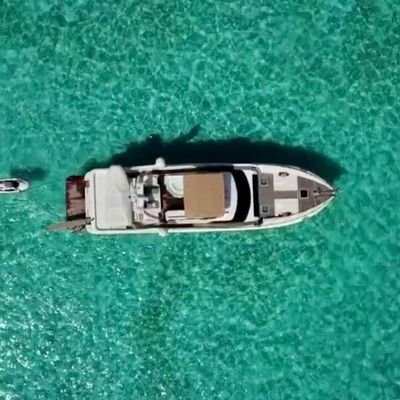 Descubre las mejores ofertas en renta de #yate #yates #yatesdelujo  #yacht #yachts #lanchas y #catamaran en todo #mexico al whatsapp +529933184680.
