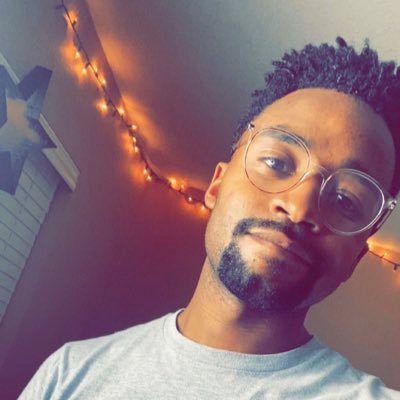 DwightRobinette's profile picture. sweet like a beignet & messy like one too