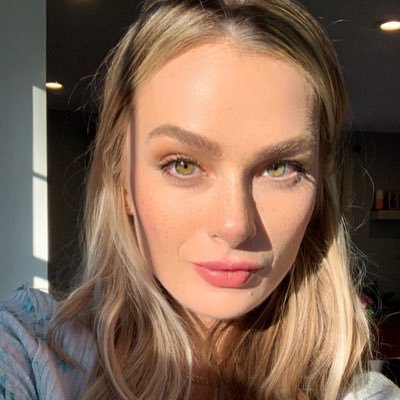 Danie11eNic0le's profile picture. views expressed are my own