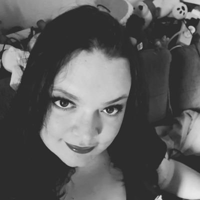 HoneyBunny258's profile picture. writes her own novels + songs + poems, loves taking pics, movies, books, nature, animals and music, GutsN'Gore