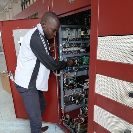 e1756a54406b4e5's profile picture. male